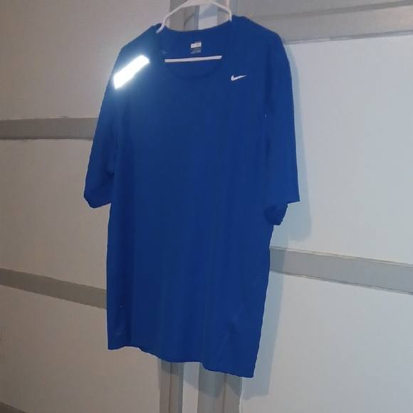 Nike Men's Vibrant Blue Short Sleeve Tee - Picture 1 of 6